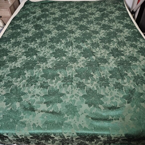 Green Jacquard Damask Rectangle Tablecloth 81x57 Poinsettia Holly Christmas Xmas - Picture 4 of 8